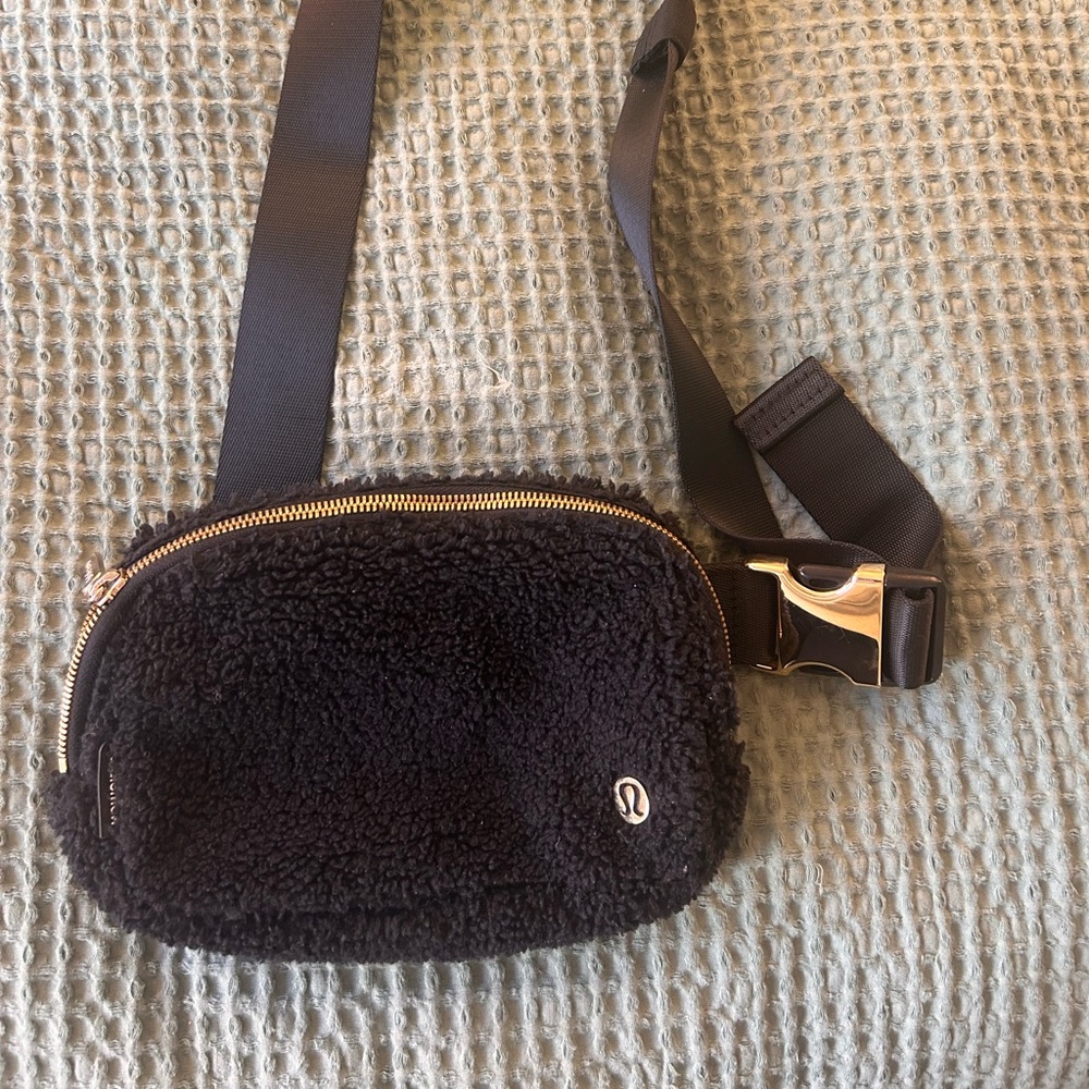 Lululemon crossbody/ belt bag